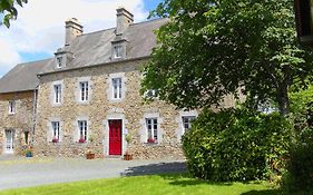 Le Clos des Tilleuls D Day Home, Chambres d'hôtes, Suite avec Sauna Privatif, Suite avec balnéothérapie privative, en supplément option SPA bain à remous